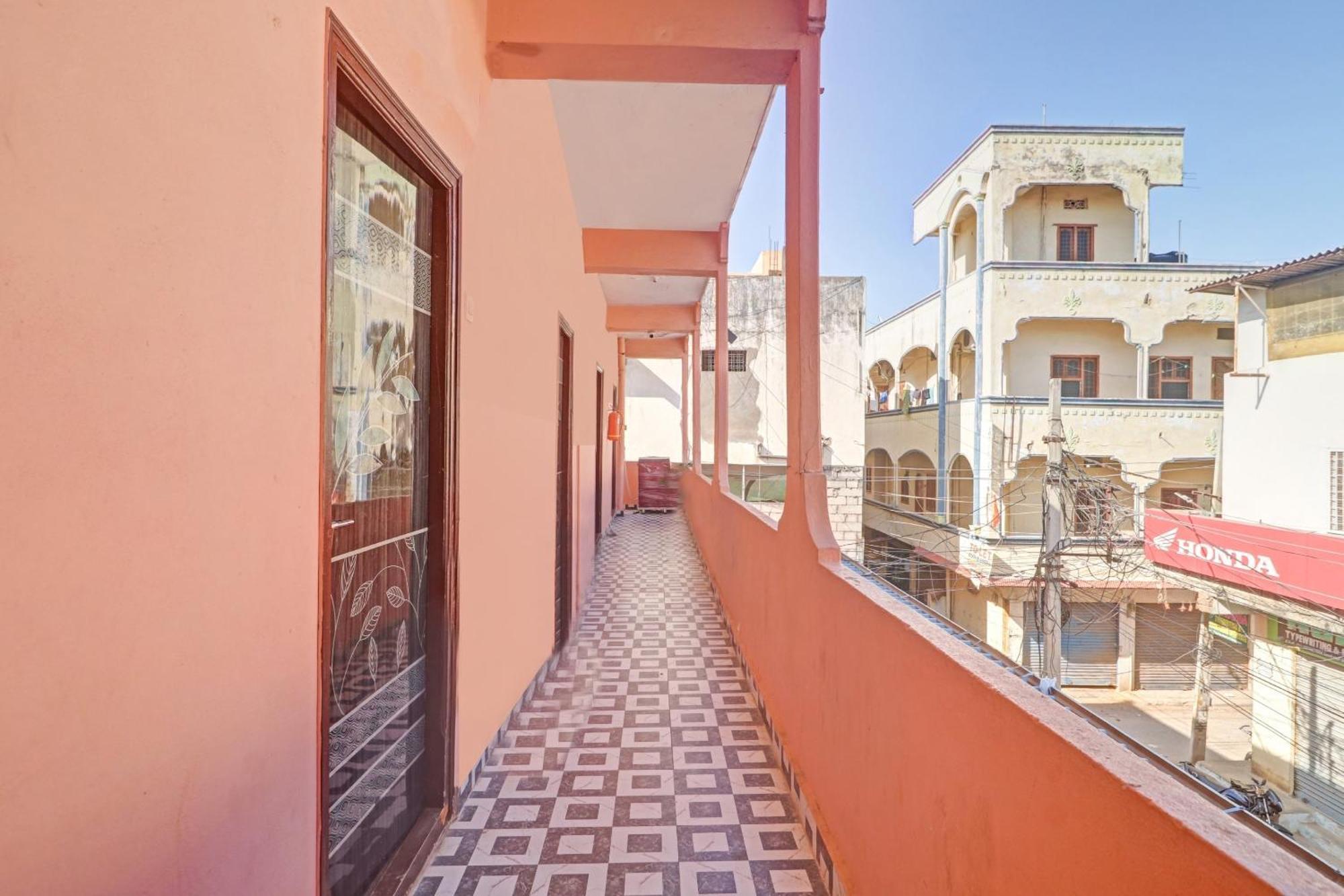 Oyo Flagship 81051 Sri Sai Manikanta Ξενοδοχείο Χιντεραμπάντ Εξωτερικό φωτογραφία